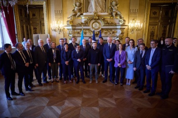 Zelensky Calls On French Business To Invest In Ukraine