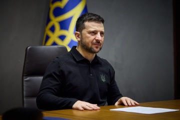 Zelensky Congratulates Usyk On Victory Over Fury