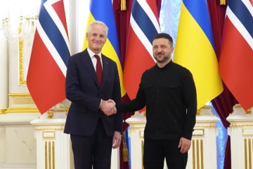 Zelensky St A Re Hold Talks On Defense Sanctions Security Guarantees 